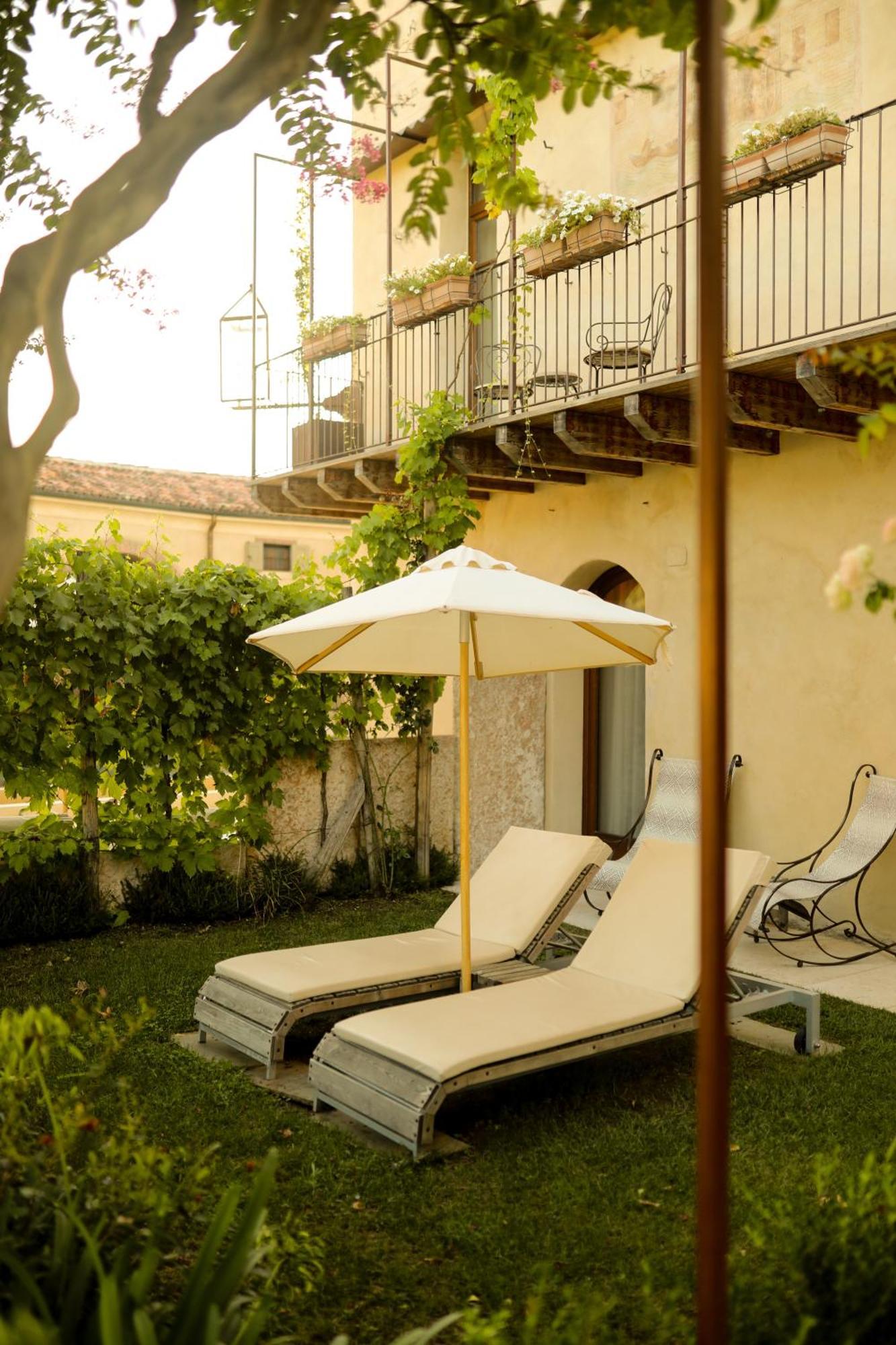 Corte Regia Relais & Spa Valeggio sul Mincio Exteriör bild