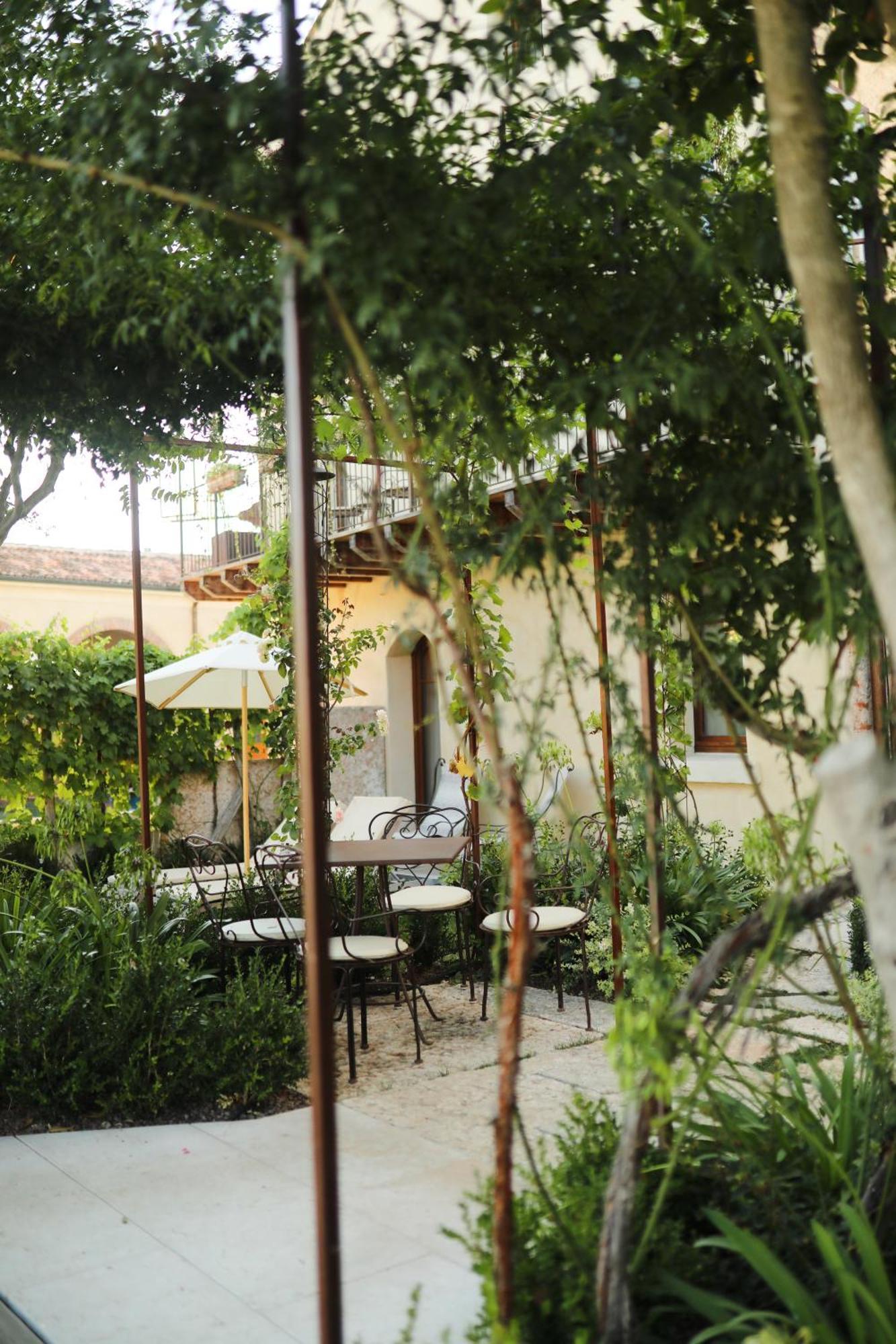 Corte Regia Relais & Spa Valeggio sul Mincio Exteriör bild